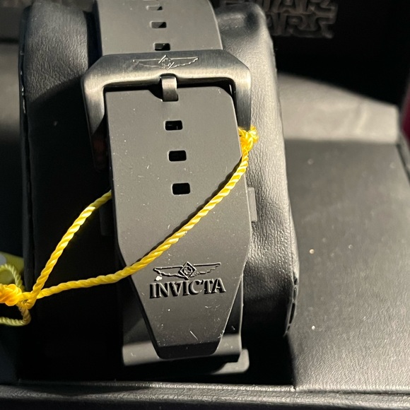 Invicta Star Wars Limited Edition Darth Vader Mens Watch - Picture 7 of 7